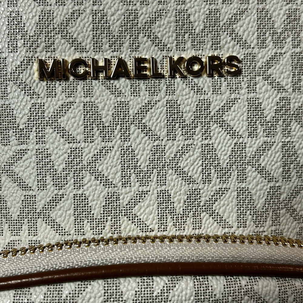 Michael Kors Abbey Fashion Backpack In Vanilla/Acorn - Picture 6 of 14